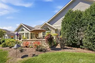 108 Scarborough Village Dr, Washington Twp, OH 45458 - Photo 8
