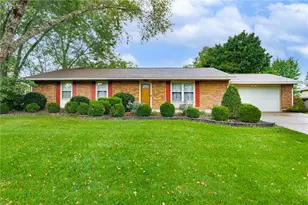 486 Peachcreek Rd, Dayton, OH 45458 - Photo 1