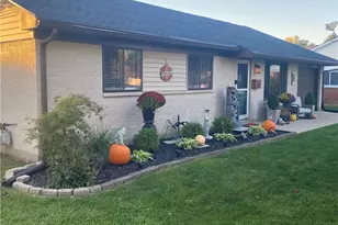 8 Vienna Ct, Brookville, OH 45309 - Photo 2