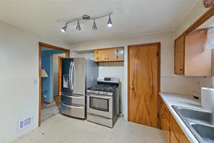 7844 Monterey Ave, Cincinnati, OH 45236 - Photo 8