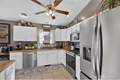 1614 S Charleston Road, Jamestown Vlg, OH 45335 - Photo 8