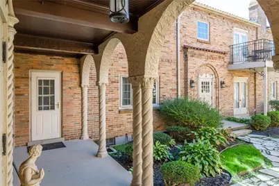 2200 Far Hills Avenue #2, Oakwood, OH 45419 - Photo 2