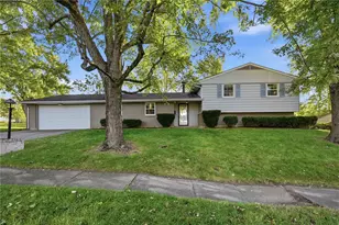 6948 Michelle Pl, Englewood, OH 45322 - Photo 1