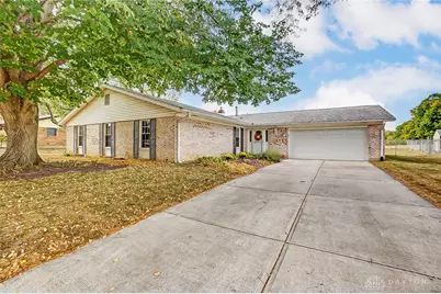 1045 Kentshire Drive, Centerville, OH 45459 - Photo 1