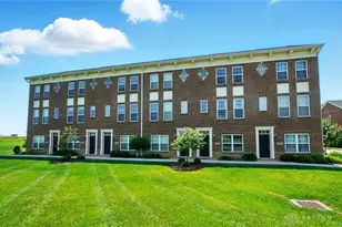 905 Brownstone Row, Springboro, OH 45066 - Photo 1