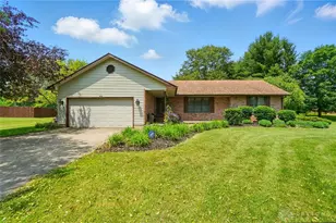 2009 Sundance Dr, Springfield, OH 45502 - Photo 1