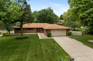 521 Parkridge Dr, Centerville, OH 45459 - Photo 1