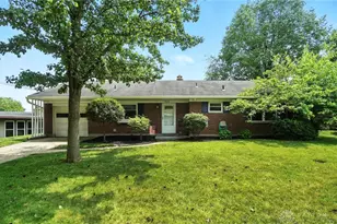 924 Fairacres Dr, Kettering, OH 45429 - Photo 1