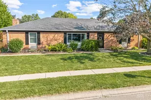 190 S Tippecanoe Dr, Tipp City, OH 45371 - Photo 1