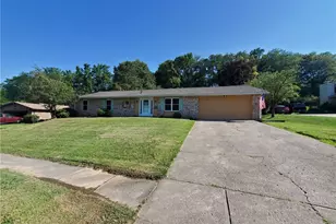 1865 Langview Dr, Fairborn, OH 45324 - Photo 1