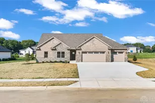 2573 Pleasant View Dr, Troy, OH 45373 - Photo 1