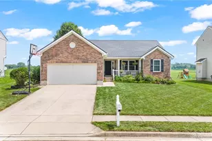 1733 Hunters Ridge Dr, Troy, OH 45373 - Photo 1