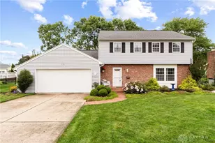 221 Finsbury Ln, Troy, OH 45373 - Photo 1