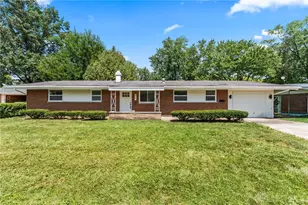 809 N Eppington Dr, Trotwood, OH 45426 - Photo 1