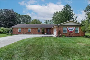 190 Winchcombe Dr, Dayton, OH 45459 - Photo 1