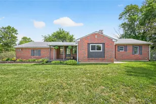 1946 N Longview St, Beavercreek, OH 45432 - Photo 1