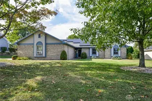 3386 Fairwood Dr, Beavercreek, OH 45432 - Photo 1