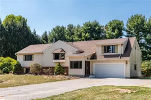 4863 Horseman Dr, Fairborn, OH 45324 - Photo 1