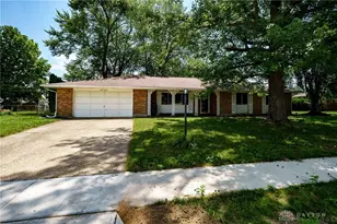 320 Camborne Dr, Englewood, OH 45322 - Photo 1