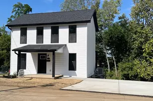 213 Locust St, Franklin, OH 45005 - Photo 1