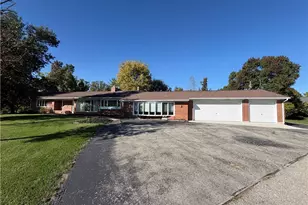 1441 S Dixie Dr, Vandalia, OH 45377 - Photo 1