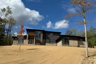 7497 Majestic Trl, Springboro, OH 45066 - Photo 1