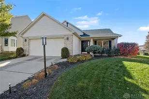 725 Settlers Walk Blvd, Springboro, OH 45066 - Photo 1