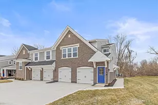 2728 Amberwood Ln, Beavercreek, OH 45431 - Photo 1