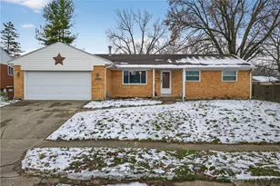 1138 E Maple Ave, Miamisburg, OH 45342 - Photo 1