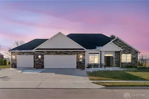 996 Stony Brk Ln, Troy, OH 45373 - Photo 1