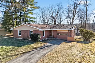 2434 Barnett Dr, Bellbrook, OH 45305 - Photo 1