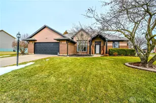 1374 Rose Lake Dr, Bellbrook, OH 45305 - Photo 1