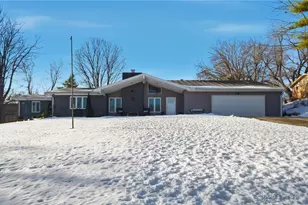 2805 Cottonwood Dr, Springfield, OH 45504 - Photo 1