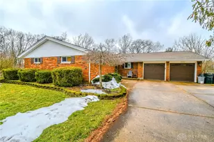 2085 Regent Park Dr, Bellbrook, OH 45305 - Photo 1