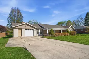 1796 N Belleview Dr, Bellbrook, OH 45305 - Photo 1