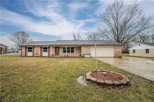 5485 Knollwood Dr, Lewisburg, OH 45338 - Photo 1