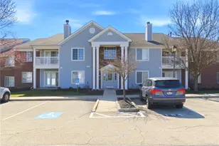 3129 Crestmont Ln, Beavercreek, OH 45431 - Photo 1
