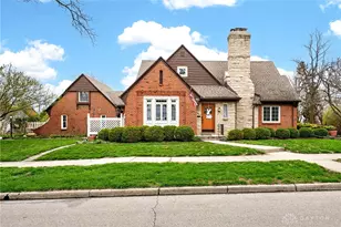 401 Greenmount Blvd, Oakwood, OH 45419 - Photo 1