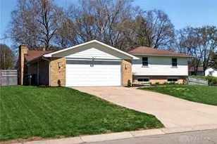 689 Chipplegate Dr, Centerville, OH 45459 - Photo 1