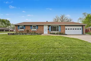 301 Porter Dr, Englewood, OH 45322 - Photo 1