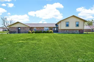 3665 Meadowcourt Dr, Beavercreek, OH 45431 - Photo 1