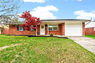 2812 Pinegrove Dr, Miami Township, OH 45449 - Photo 1