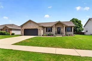 412 Clover Hill Dr, Tipp City, OH 45371 - Photo 1