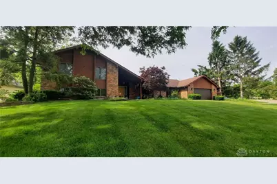 2725 E Tara Trail, Beavercreek, OH 45434 - Photo 1
