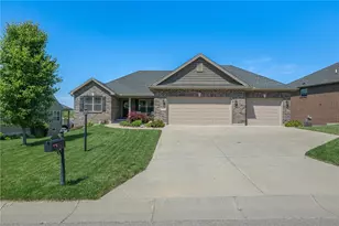 17 Louise Dr, Springboro, OH 45066 - Photo 1