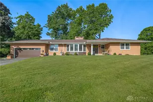 216 Mar Ken Dr, Dayton, OH 45405 - Photo 1