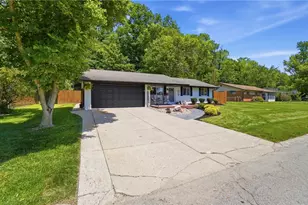 170 Belair Cir, Bellbrook, OH 45305 - Photo 1