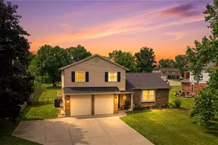 8277 Meadowlark Dr, Carlisle, OH 45005 - Photo 1