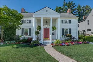 360 East Dr, Oakwood, OH 45419 - Photo 1