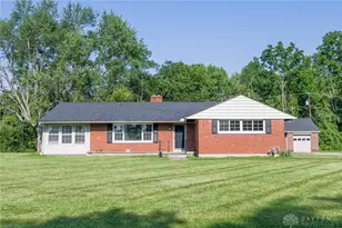 6123 Shady Oak St, Huber Heights, OH 45424 - Photo 1